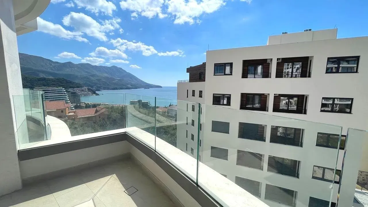 Sale, two bedroom apartment, 75m², Bečići, Budva