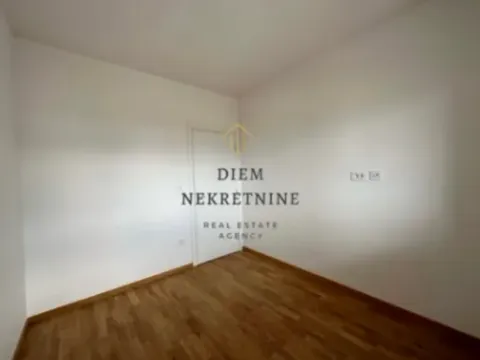 Prodaja, jednosoban stan, 45m², Stari Aerodrom, Podgorica - image 3