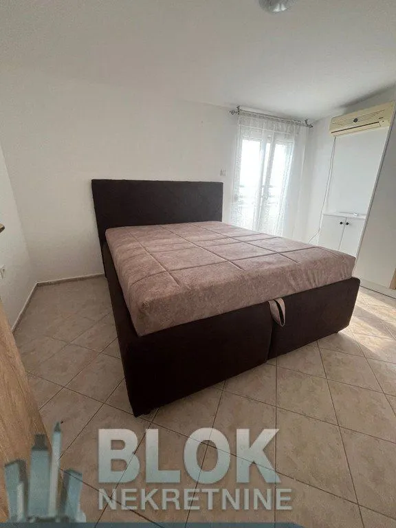 Izdavanje, jednosoban stan, 42m², Blok 6, Podgorica