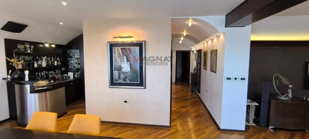 Prodaja, stan, 195m², Kalenić Pijaca, Vračar Sve Podlokacije