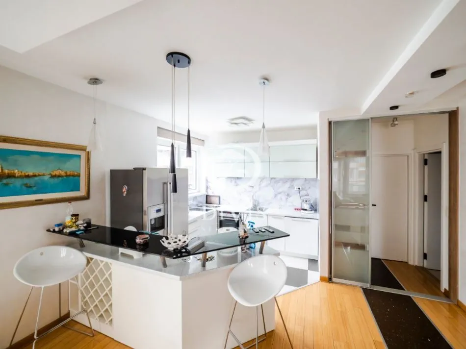 Prodaja, četvorosoban stan, 139m², Novi Beograd Blok 19, Novi Beograd Sve Podlokacije