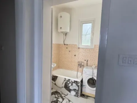 Izdavanje, trosoban stan, 65m², Tripovići, Tivat - image 7