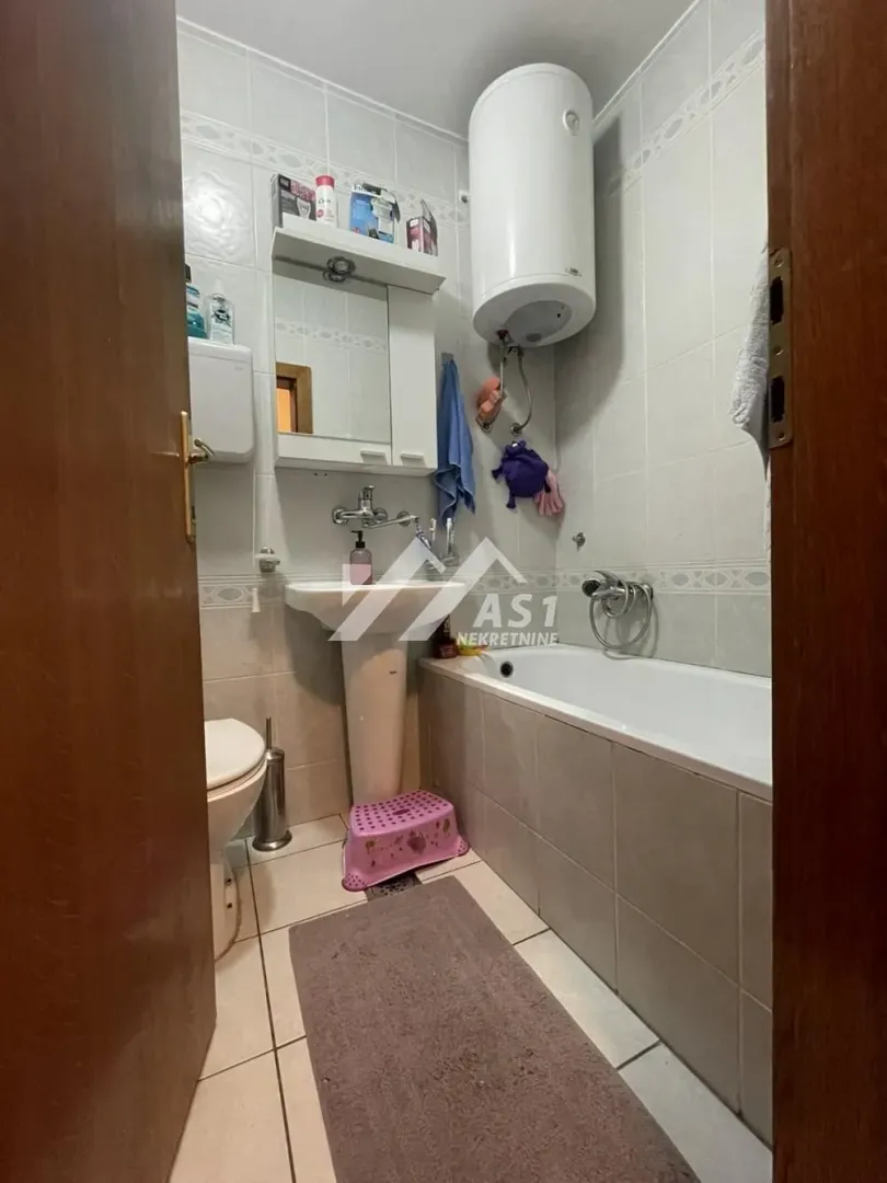 Izdavanje, dvosoban stan, 40m², Sajam, Novi Sad Sve Podlokacije
