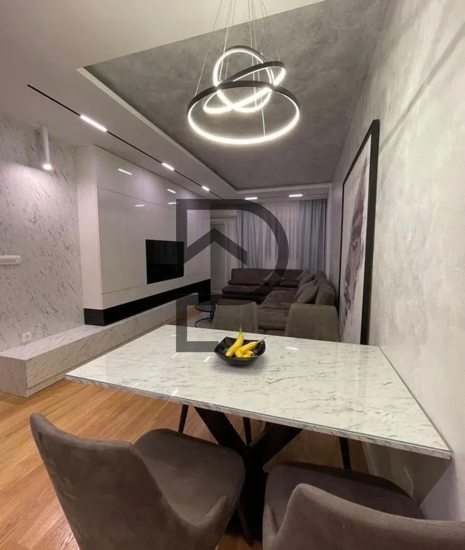 Izdavanje, stan, 69m², Central Point, Podgorica