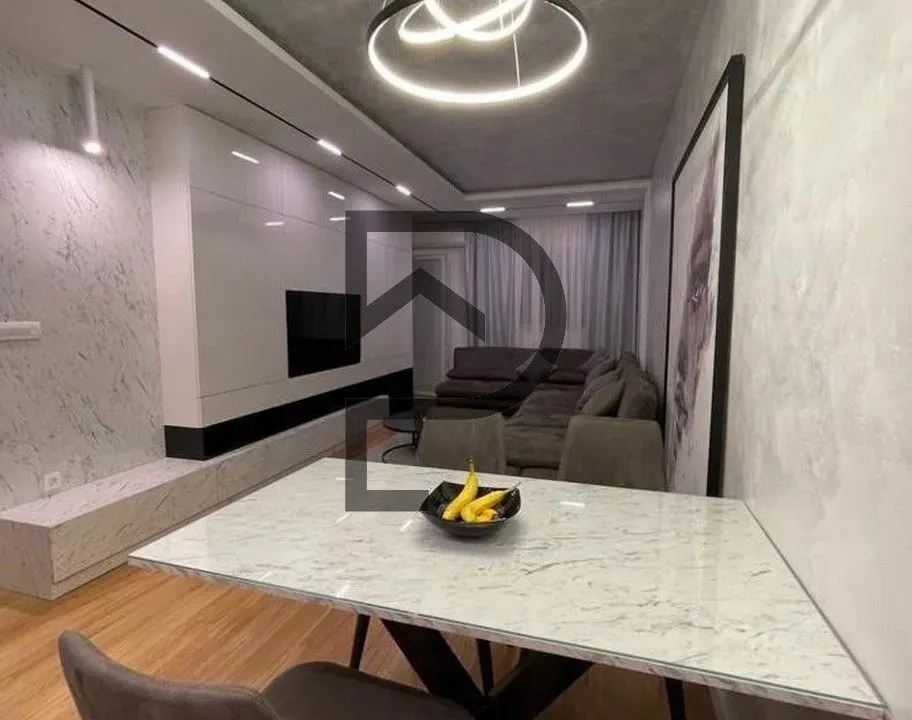 Izdavanje, stan, 69m², Central Point, Podgorica