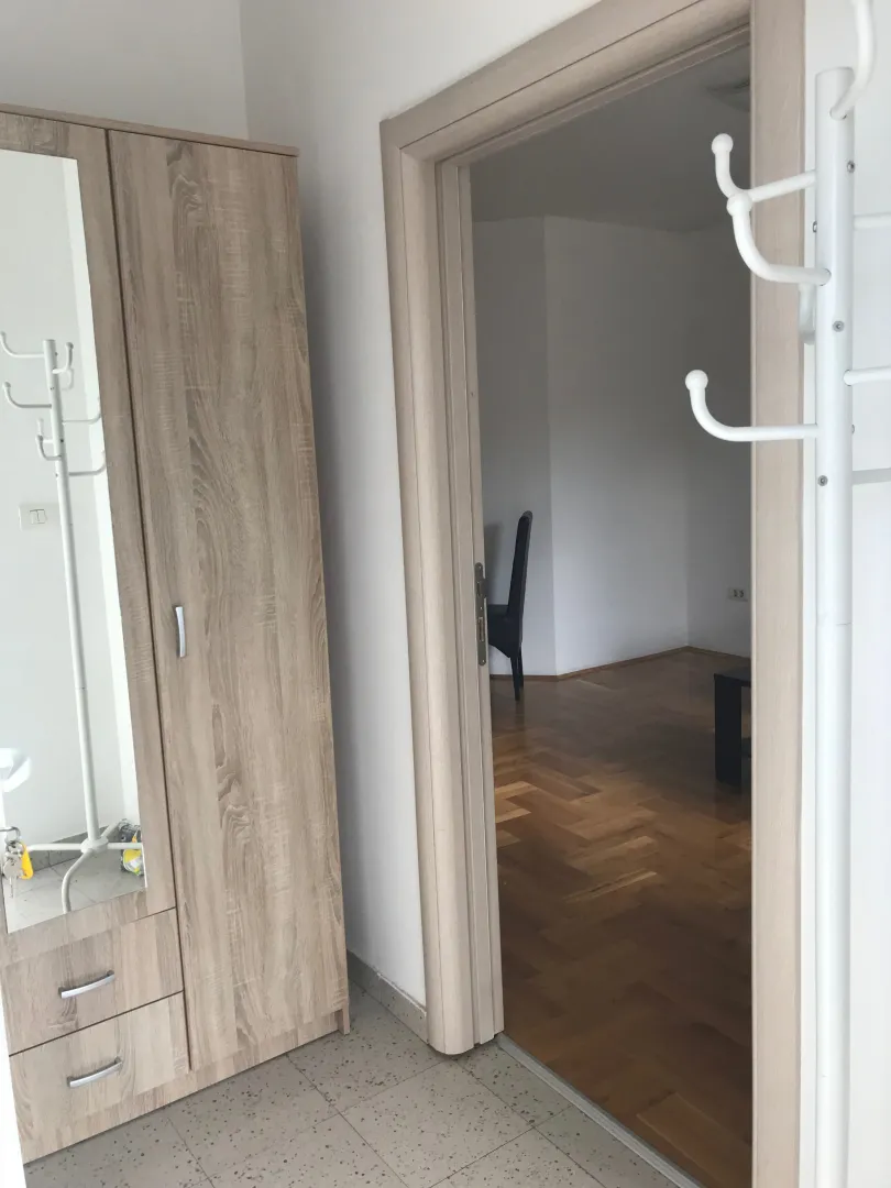 Izdavanje, jednosoban stan, 45m², Momišići, Podgorica