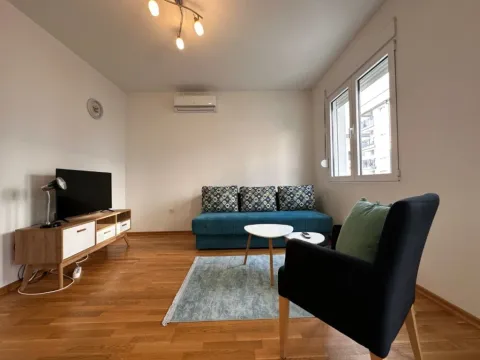 Rent, studio apartment, 29m², Blok 9, Podgorica - image 5