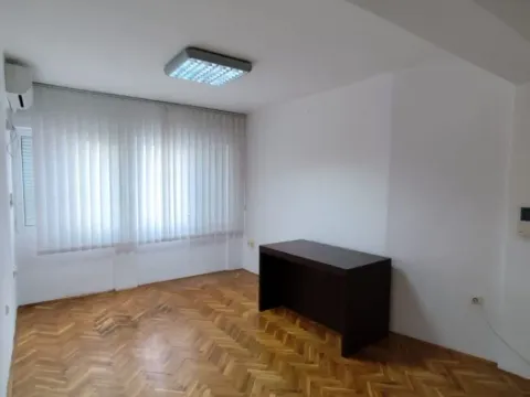 Izdavanje, stan, 33m², Centar, Podgorica - image 8