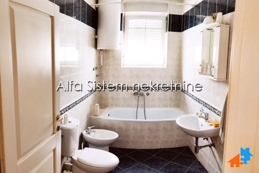 Rent, four bedroom apartment, 147m², Voždovac Sve Podlokacije, Beograd
