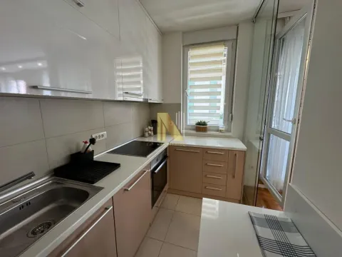 Izdavanje, poslovni prostor, 78m², Centar, Novi Sad - image 8