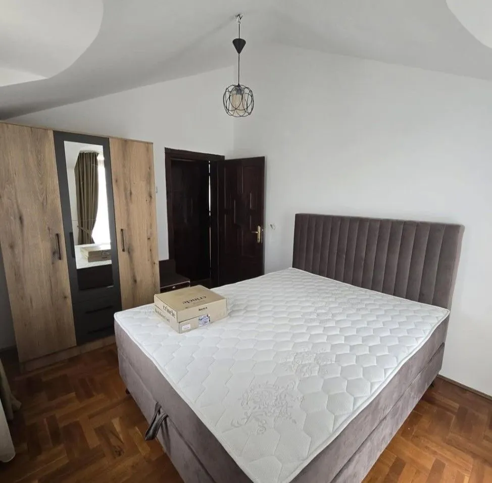 Izdavanje, kuća, 280m², Zabjelo, Podgorica