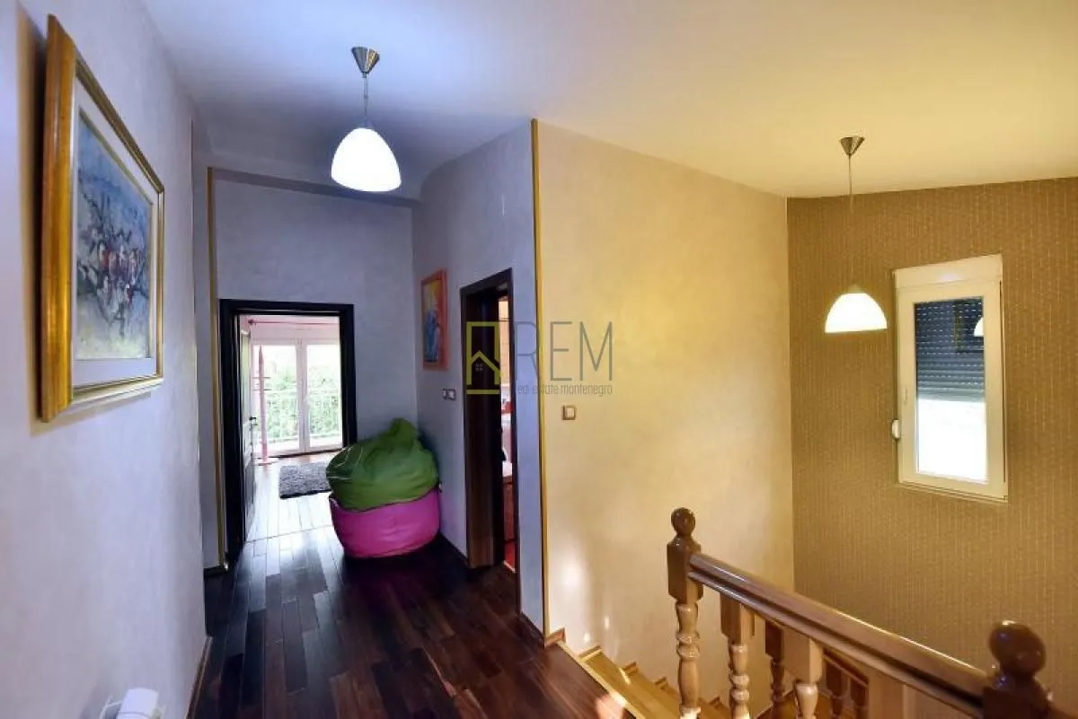 Prodaja, kuća, 200m², Podgorica, Crna Gora