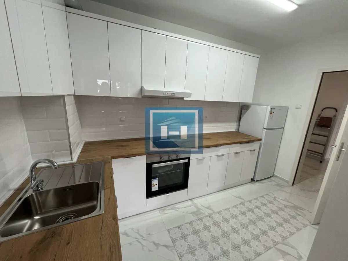 Izdavanje, dvosoban stan, 64m², Centar, Paraćin