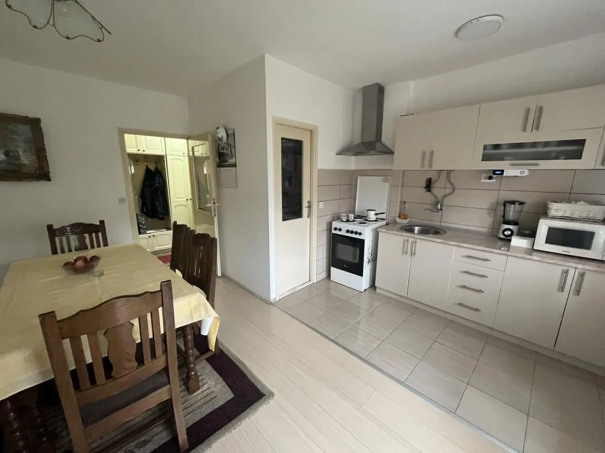 Prodaja, četvorosoban stan, 120m², Strelište, Jagodina