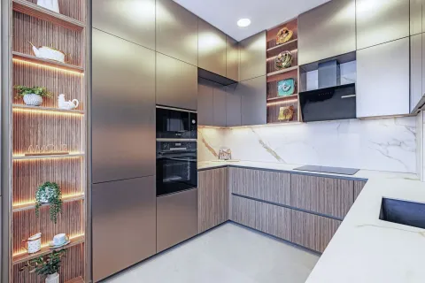 Moderna kuhinja sa ugradnim aparatima. - image 6