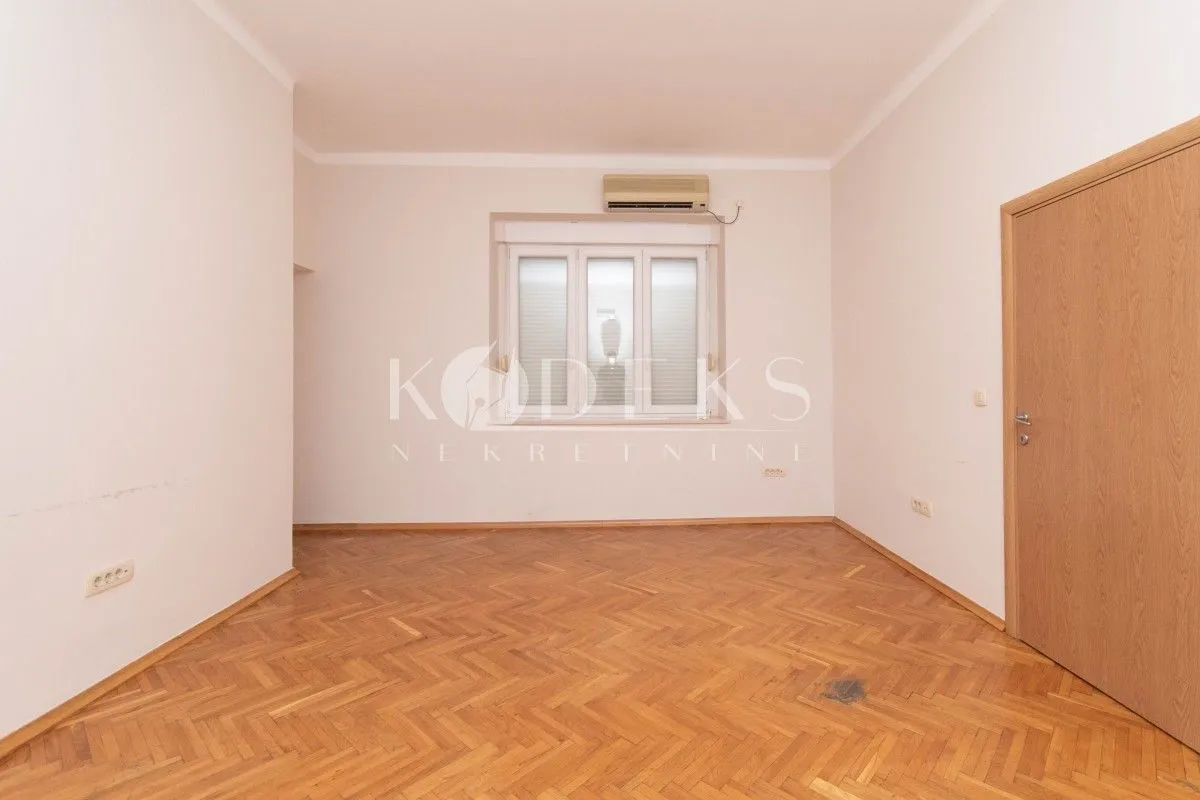 Rent, office space, 91m², Centar, Podgorica