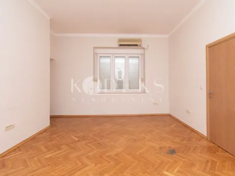 Izdavanje, poslovni prostor, 91m², Centar, Podgorica - image 7