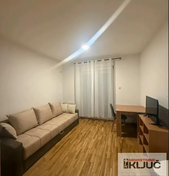 Rent, studio apartment, 28m², Grbavica, Novi Sad Sve Podlokacije