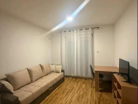 Izdavanje, garsonjera, 28m², Grbavica, Novi Sad Sve Podlokacije - image 1