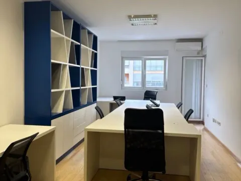 Izdavanje, dvosoban stan, 74m², City Kvart, Podgorica - image 6