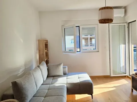 Rent, one bedroom apartment, 48m², New City, Podgorica - image 10