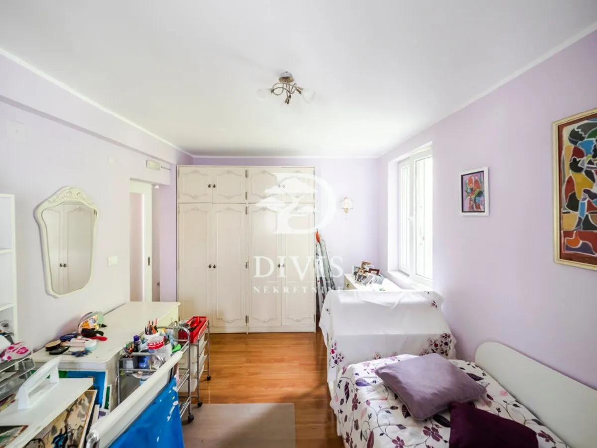 Sale, two bedroom apartment, 61m², Neimar, Vračar Sve Podlokacije