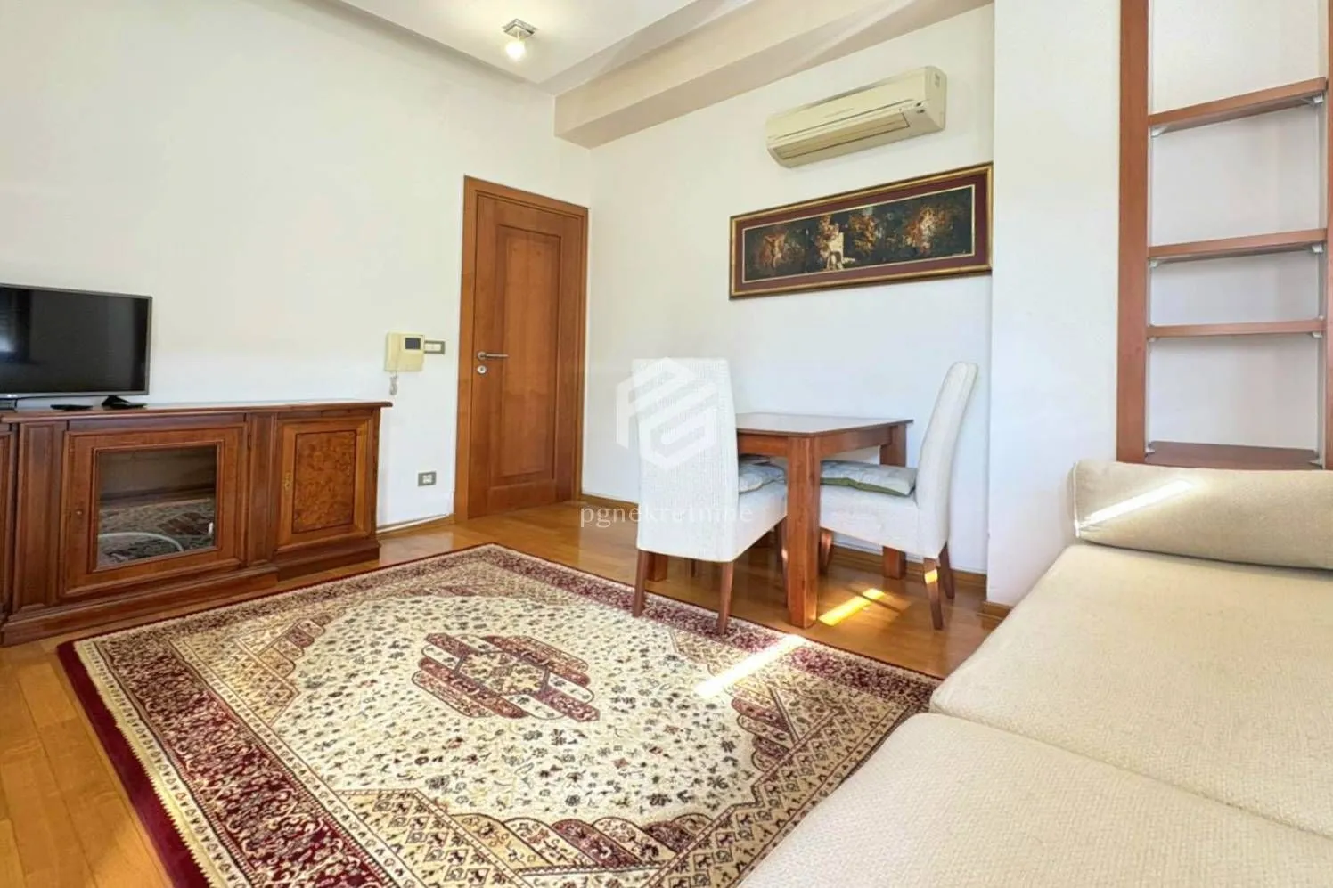 Izdavanje, jednosoban stan, 40m², Preko Morače, Podgorica