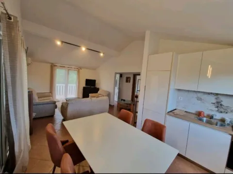 Izdavanje, dvosoban stan, 72m², Kalimanj, Tivat - image 7