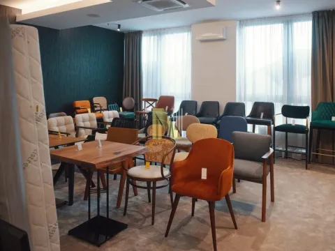 Izdavanje, poslovni prostor, 443m², Bulevar Evrope, Novi Sad Sve Podlokacije - image 13