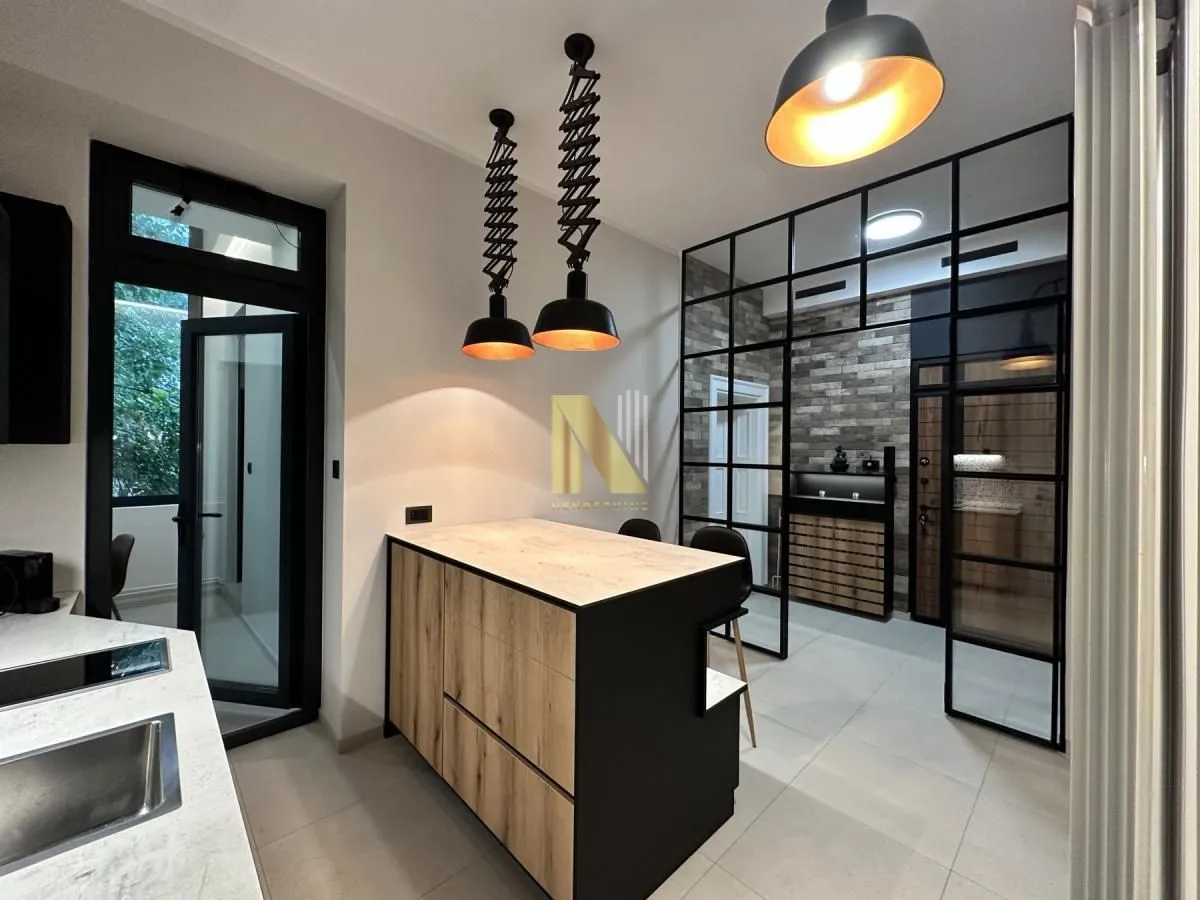 Prodaja, trosoban stan, 100m², Stari grad, Novi Sad