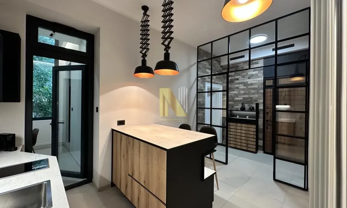 Prodaja, trosoban stan, 100m², Stari grad, Novi Sad