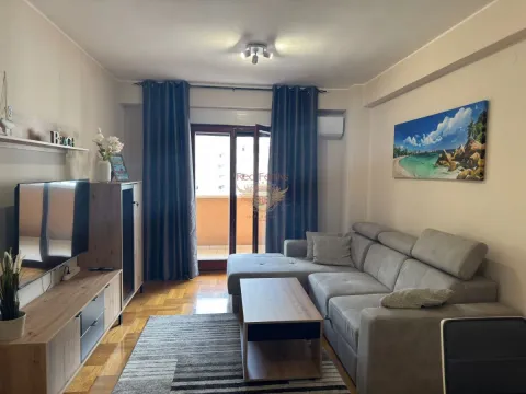 Izdavanje, jednosoban stan, 64m², Budva, Crna Gora