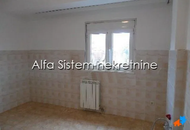 Izdavanje, poslovni prostor, 90m², Čukarica, Beograd
