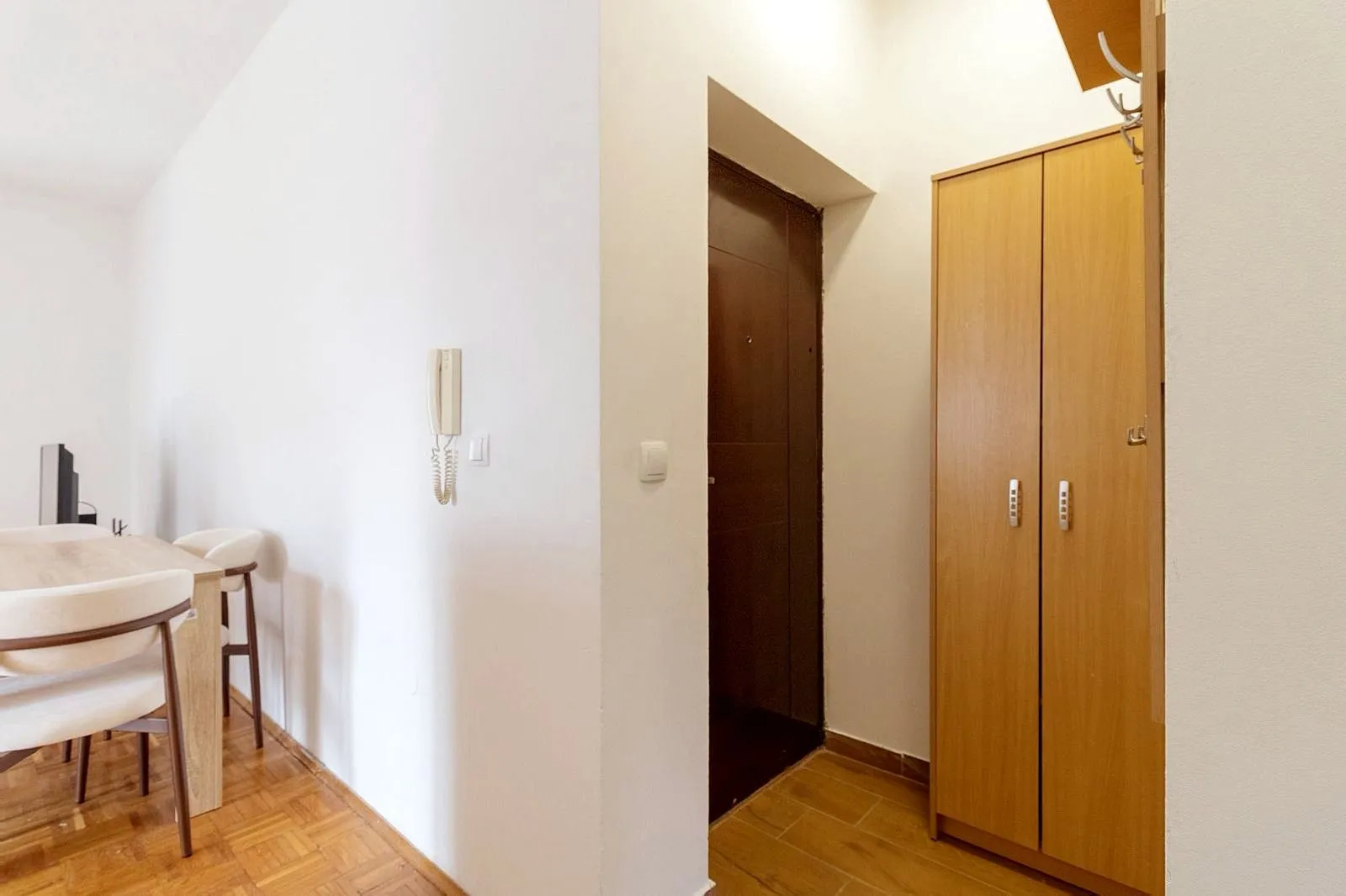 Prodaja, jednosoban stan, 52m², Dumidran, Tivat