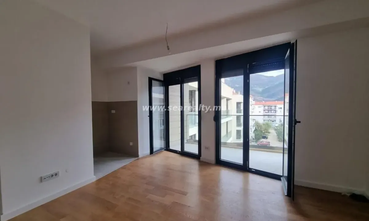 Prodaja, dvosoban stan, 68m², Tivat, Crna Gora