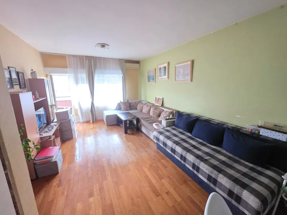 Izdavanje, dvosoban stan, 76m², Stari Aerodrom, Podgorica