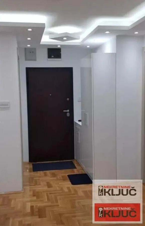 Izdavanje, jednosoban stan, 46m², Bulevar Oslobodjenja, Novi Sad Sve Podlokacije