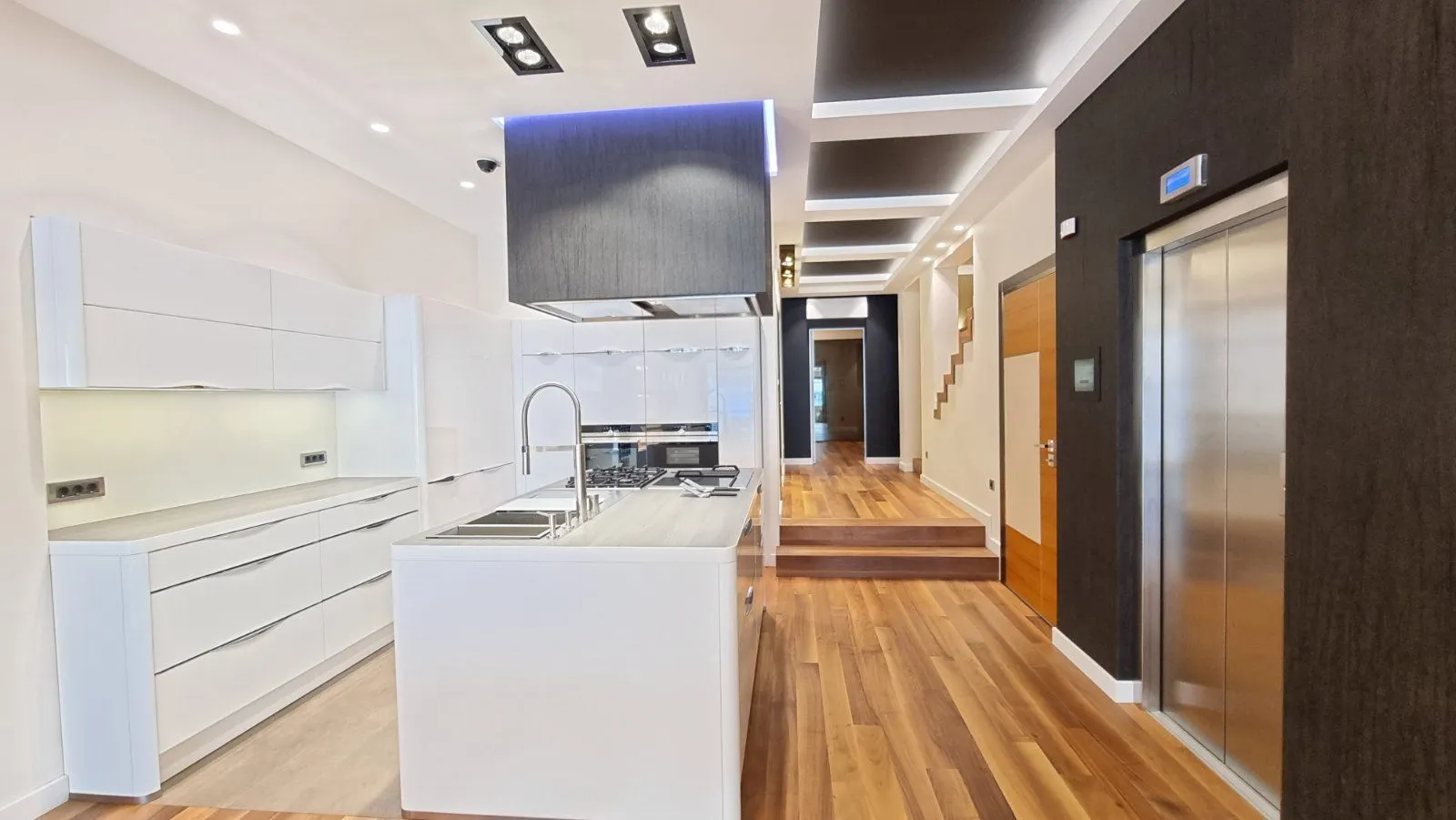 Sale, two bedroom apartment, 108m², Budva, Crna Gora