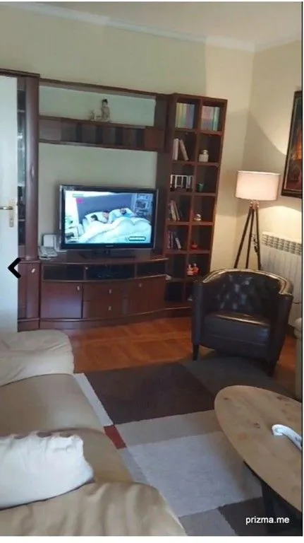 Izdavanje, dvosoban stan, 75m², Gorica C, Podgorica