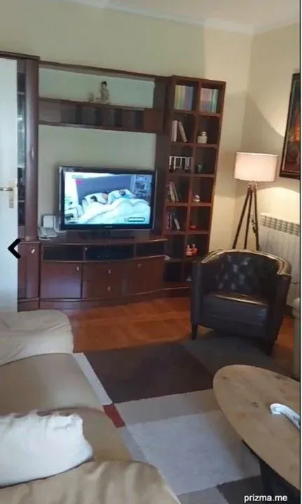 Izdavanje, dvosoban stan, 75m², Gorica C, Podgorica