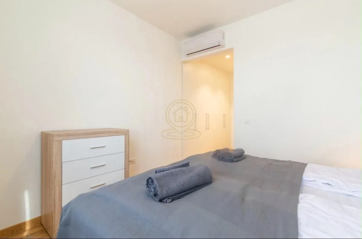 Izdavanje, trosoban stan, 87m², Savski Venac, Beograd