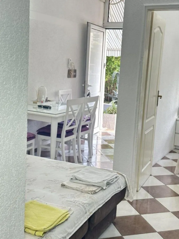 Izdavanje, jednosoban stan, 28m², Sutomore, Bar