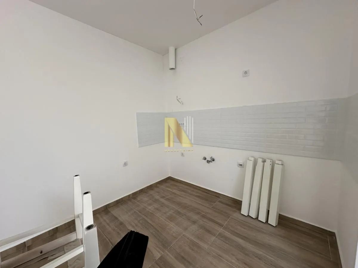 Prodaja, dvosoban stan, 55m², Centar, Inđija