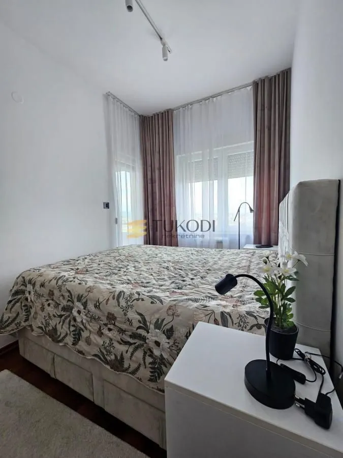 Izdavanje, dvosoban stan, 54m², Bulevar Evrope, Novi Sad Sve Podlokacije