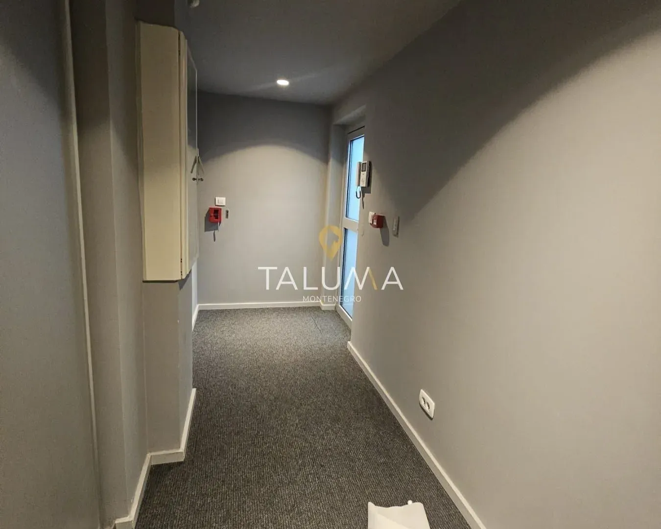 Rent, office space, 180m², City Kvart, Podgorica