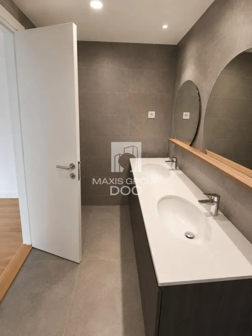 Sale, four bedroom apartment, 117m², Savski Venac, Beograd