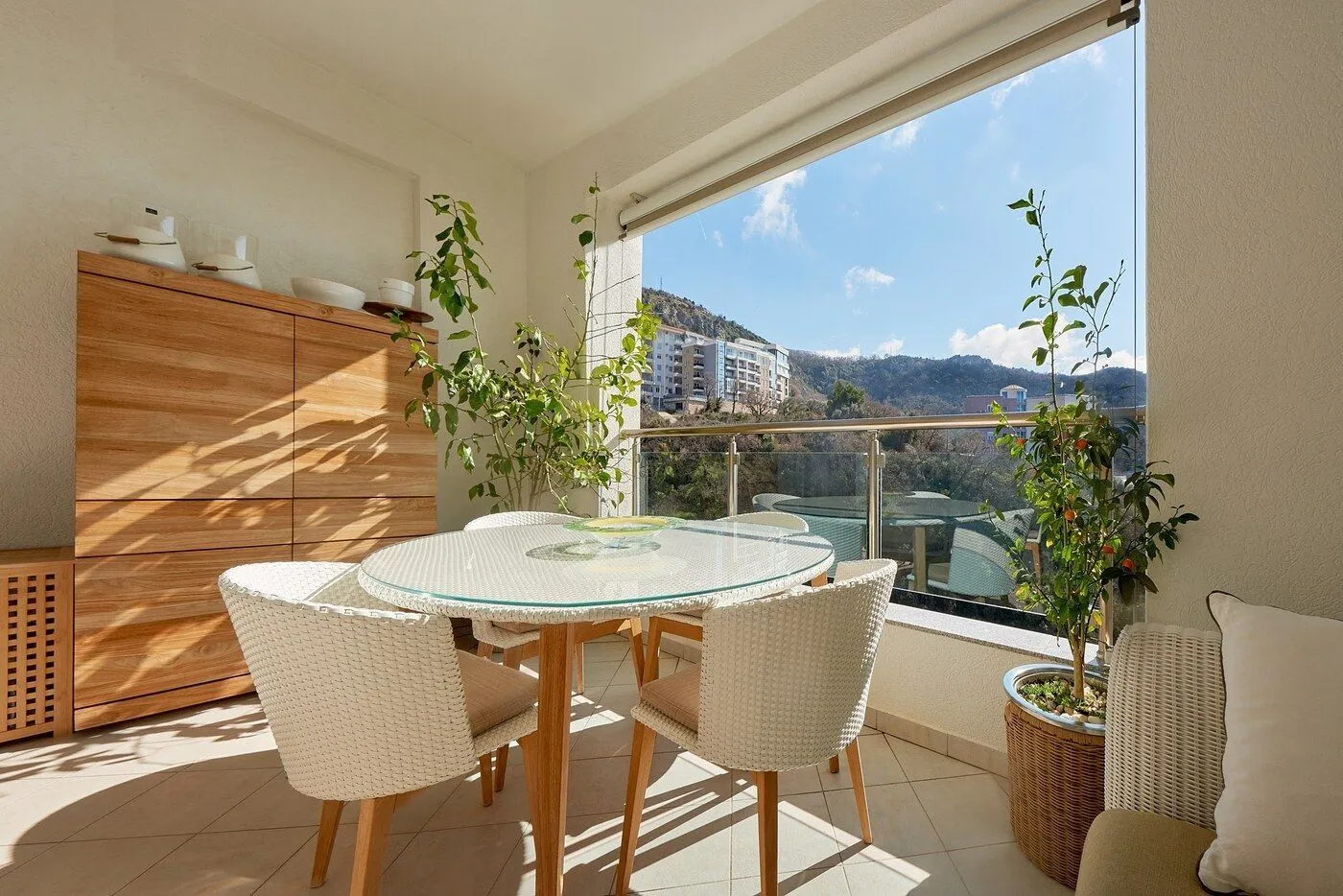 Sale, three bedroom apartment, 150m², Bečići, Budva