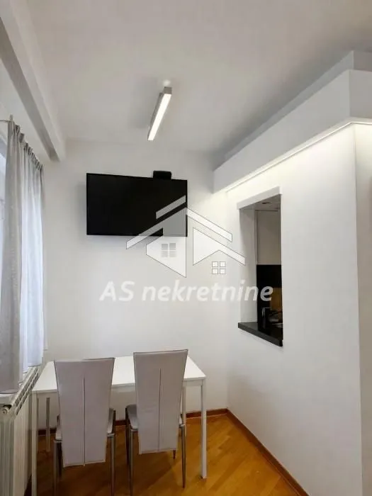 Izdavanje, dvosoban stan, 45m², Đeram Pijaca, Beograd