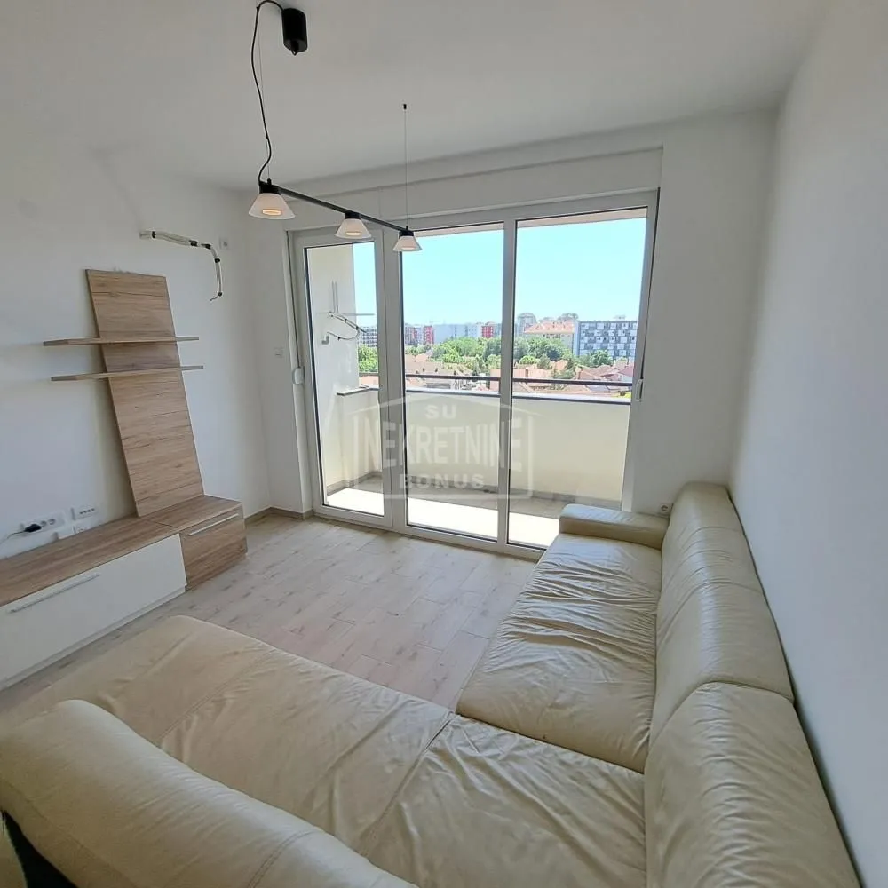 Prodaja, trosoban stan, 57m², Centar, Subotica