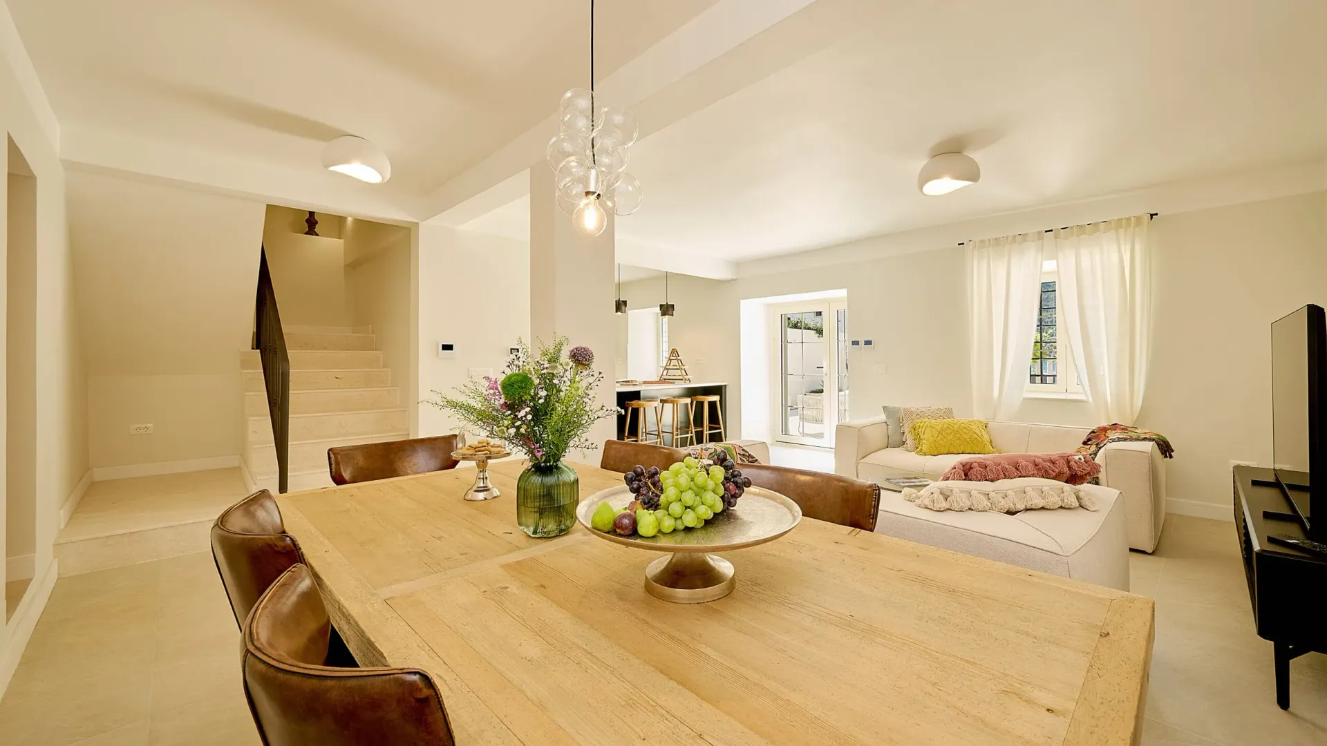 Rent, house, 200m², Kotor, Crna Gora